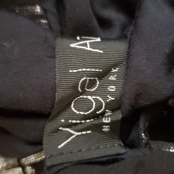 Designer Scarf in silver and black - Picture 4 of 5